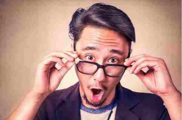 想做个刷爆朋友圈的“标题党”?掌握这4条秘诀就好啦